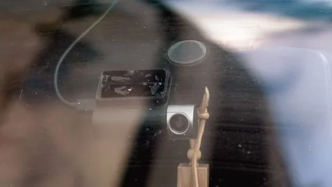 Car dash cam recording through windshield with reflection Vidéo 334758747