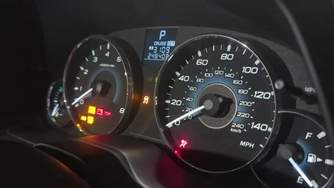 Car Dashboard Gauges Lighting Up During Engine Startup Vidéo 335457909