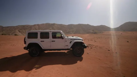 Car in the desert Stock-Footage 201788466