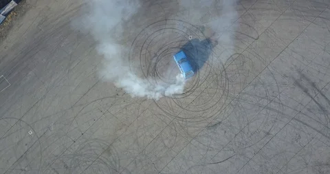 Car drifted in a circle on the track 스톡 동영상 99323636