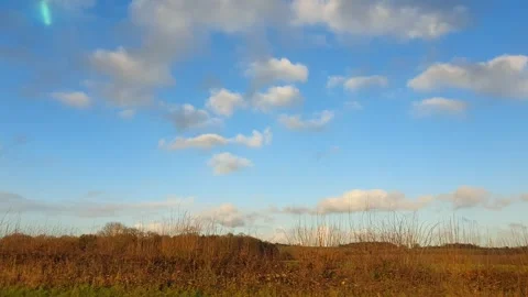 Car Drive Through British Rural Countryside Farms and Landscape Vidéo 324832885