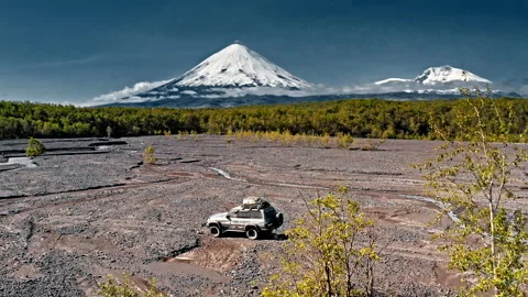 Car driving on mountain road Video stock 137016812