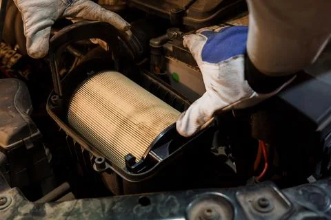 Car Engine Maintenance: Replacing the Air Filter 스톡 사진