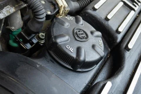 Car engine oil refill cap or lid. Close up shot, no people Foto stock