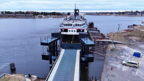 Car ferry SS Badger at a dock, connecting travelers and freight across the Видео 335409756