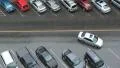 Car finds parking spot. HD Footage