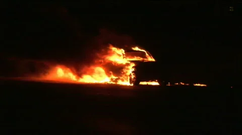 Car on fire 2 Stock-Footage 755908