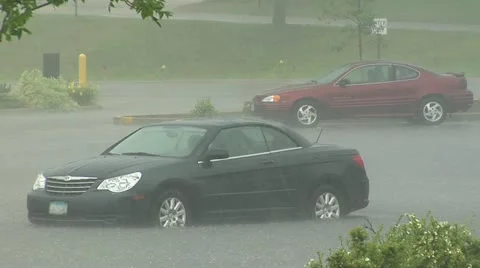 Car in Flooded lot 스톡 동영상 12270996