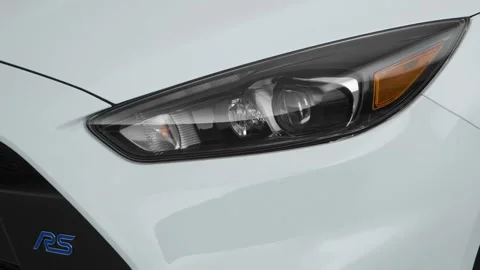 Car headlight close up Daytona Gray Pearl Effect 2017 Ford Focus RS Vídeos de archivo 159979244
