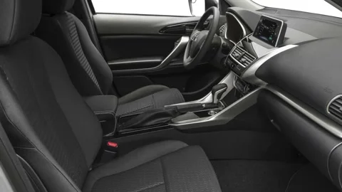 Car interior with front seats and board 2018 Mitsubishi Eclipse Cross LE Vídeo Stock 160008726