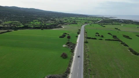 A car leaving into the distance Video stock 265696349