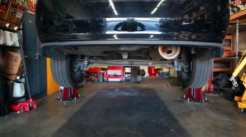Car lifting Stock Footage 53999034