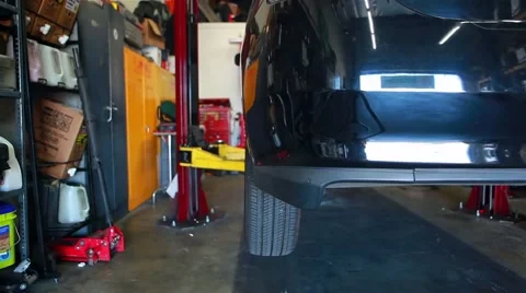 Car lifting Video stock 53999327