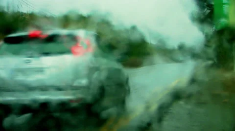 Car lights  in rain cause refraction Video stock 39803937