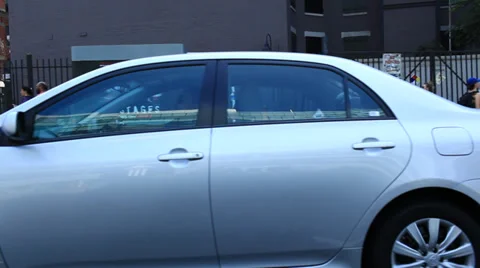 Car Mount Side View on NYC Streets 動画素材 29645010