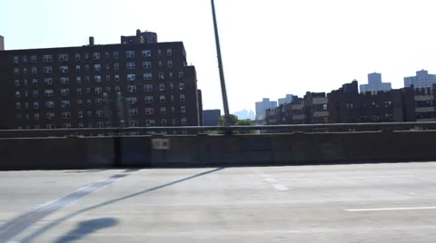 Car Mount Side View over Williamsburg Bridge to Brooklyn NYC 動画素材 29645011