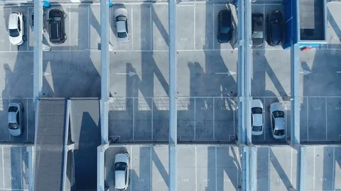 Car parking Vídeos de archivo 98579386