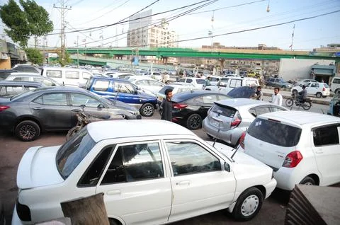 Car prices in Pakistan expected to decrease after latest IMF Relief, Hyderabad - 库存照片