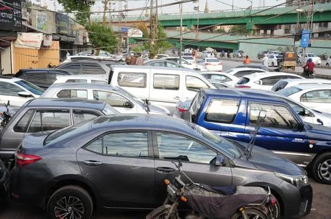 Car prices in Pakistan expected to decrease after latest IMF Relief, Hyderabad - 写真素材