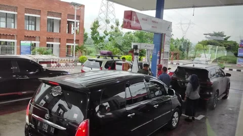 Car queue at petrol stations Stock Footage 297902568