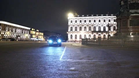 The car quickly passes through the St. Petersburg square. Video stock 150106860