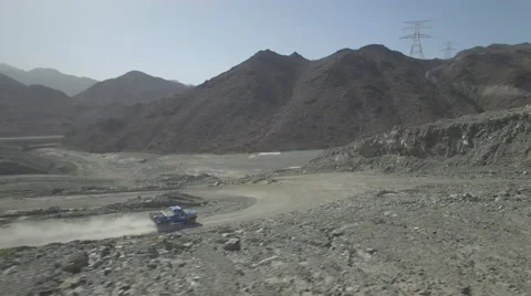 Car rally through mountains 動画素材 65187673