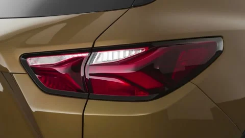 Car red tail light close up Sunlit Bronze 2019 Chevrolet Blazer RS Vídeos de archivo 160059730
