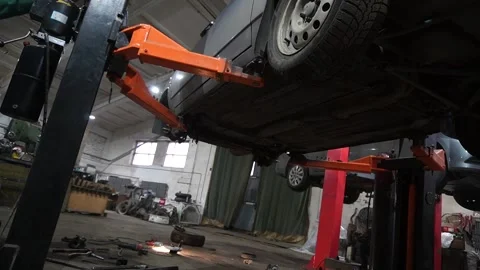 Car repair, installation of rear disc brakes instead of drums Vidéo 225699657