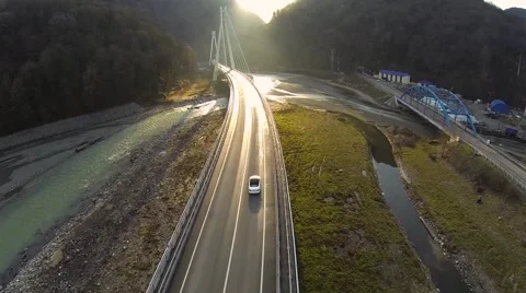 Car rides at sunset on the bridge Vidéo 68169120