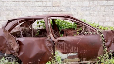 A Car in rusty condition after a crash in Mysore, India. Stock Footage 247421307