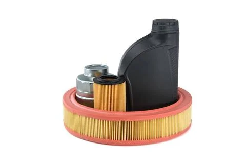 Car servicing and filter replacing maintenance Vehicle engine round air fi... Foto stock