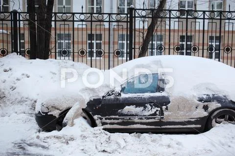 Car in snow Stock Photos