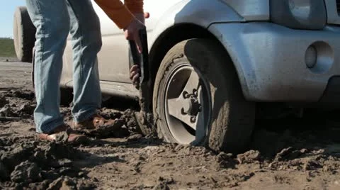 Car stuck in the mud 動画素材 21221294