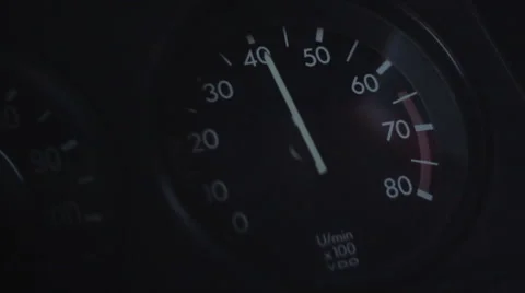 CAR TACHOMETER Vidéo 49340151