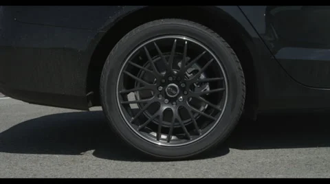 Car tire CU Vidéo 56966585