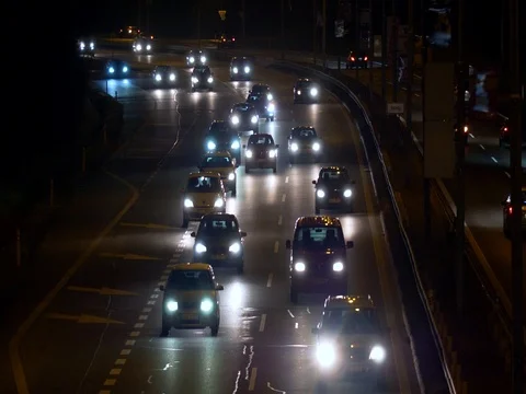 Car traffic in the city at night 库存影片 84283043