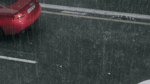 Car traffic in the hailstorm 스톡 동영상 144886538