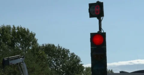 Car traffic lights sign sequence with real time countdown. Video stock 83917783