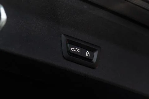 Car trunk open button. Electric trunk switch controller. Car trunk electric l Foto stock