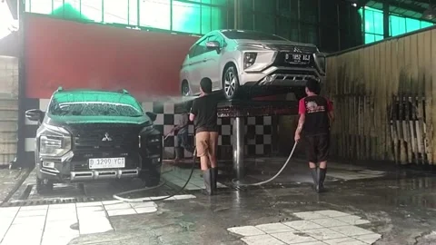 Car wash service Stock Footage 327765504