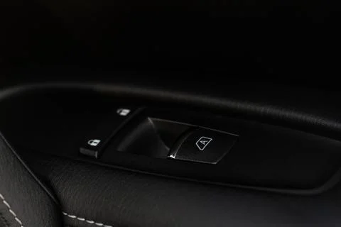 Car window control panel.  Automatic power window up and down button. Foto stock