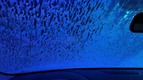 A car window is covered in green paint Vidéo 270364989