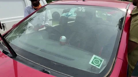 Car windshield glass replacement Stock Footage 160625705