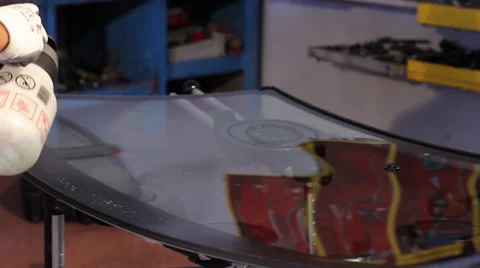 Car windshield repair and replacement Video stock 32103619