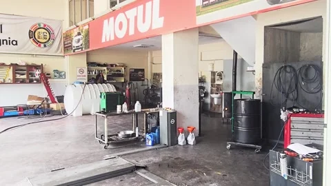 Car workshop interiro Stock Footage 277175023