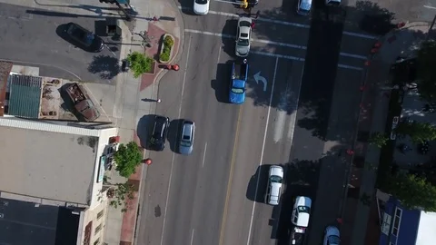 Car wreck in a busy intersection 스톡 동영상 79102534