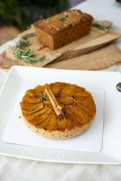 Caramel apple upside down cake. Set on cafe table. Stock-Fotos