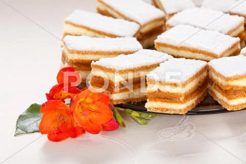 Caramel cakes Stock Photos