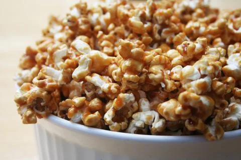 Caramel popcorn Foto stock