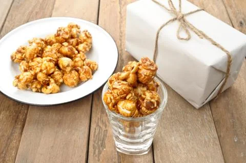Caramel popcorn Stock Photos